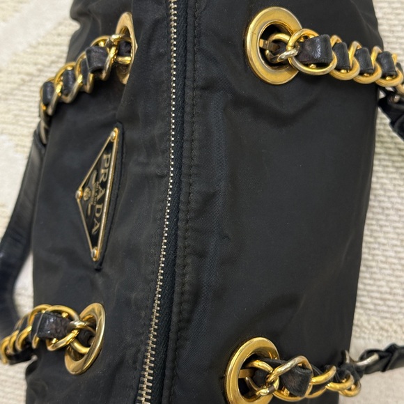 💎 PRADA - Black Nylon Tessuto Chain Handle Bag - Picture 11 of 16